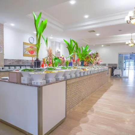 苏拉尔花园酒店