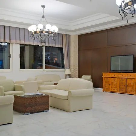 苏拉尔花园酒店 3*