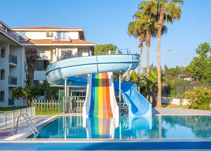 苏拉尔花园酒店