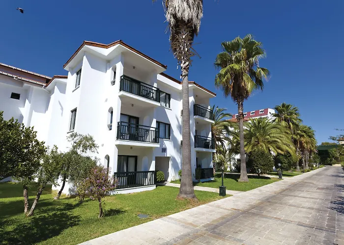 苏拉尔花园酒店