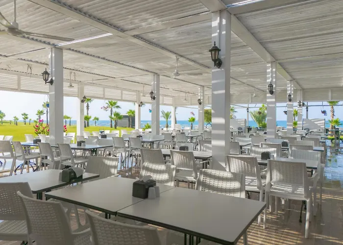 苏拉尔花园酒店 3*