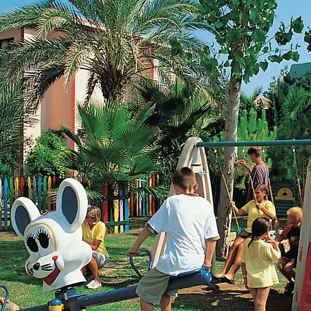 Semesteranläggning (resort) Sural Garden Side