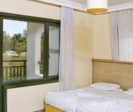 Sural Garden אתר נופש 3*